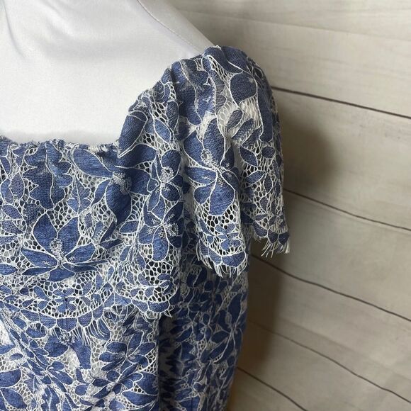 Code x Mode blue white lace off shoulder crop top medium - Picture 2 of 8